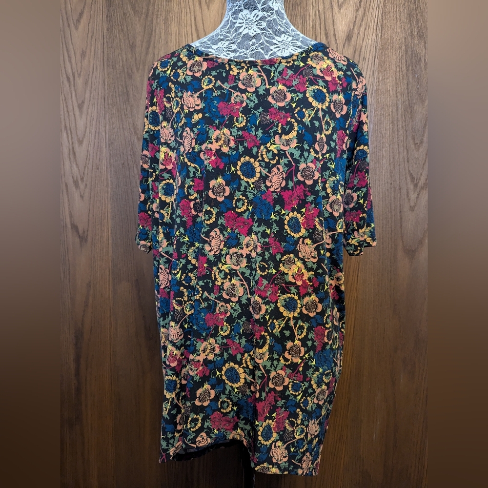 LuLaRoe T shirt